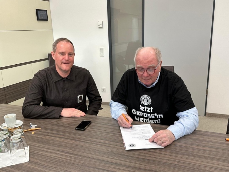 圣保利官方：赫內(nèi)斯認(rèn)購俱樂部合作社股份，感謝他多年至今的支持