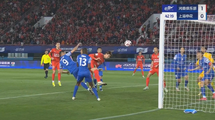 鮑亞雄出擊失誤！吳曦門線解圍+蘇牙式救險未果，邁達(dá)納頭球破門