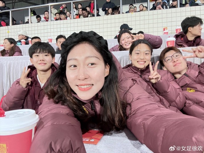 女足門將徐歡社媒曬觀看中甲等照片：每天都在青青草地上歡快踏青