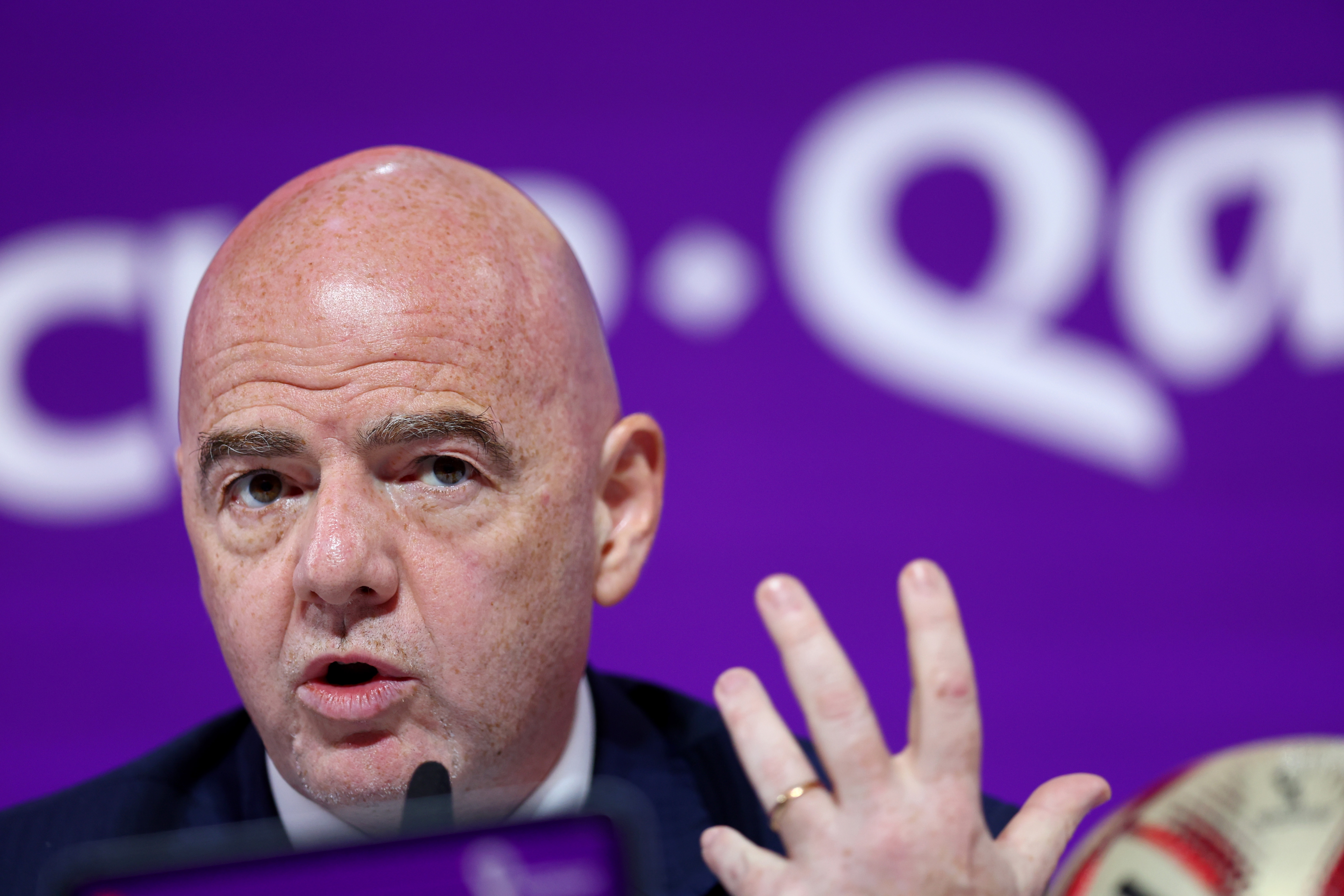 FIFA對(duì)俄以問(wèn)題雙標(biāo)？獨(dú)立報(bào)：俄羅斯禁賽原因是12支歐洲球隊(duì)逼宮