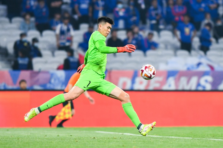 記者：從申花租借加盟云南玉昆的馬鎮(zhèn)，下輪因回避條款無法登場