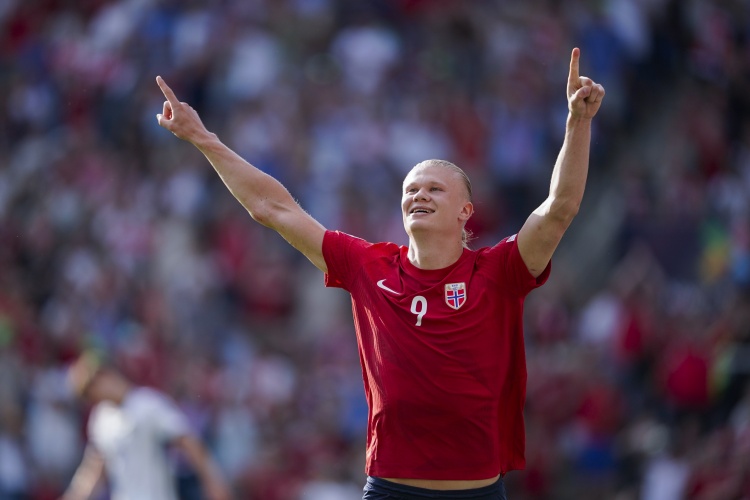 24歲247天，哈蘭德是歐洲第二年輕的國家隊40球先生，僅次姆巴佩