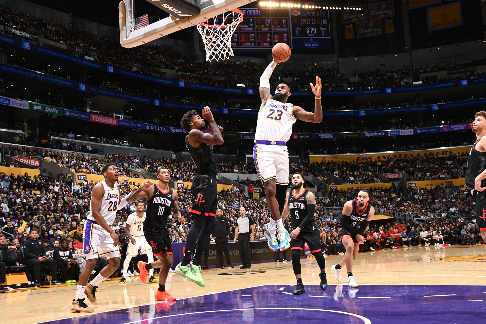 火湖大戰！ESPN預測明天勝率：湖人51.1%略占優勢 火箭48.9%