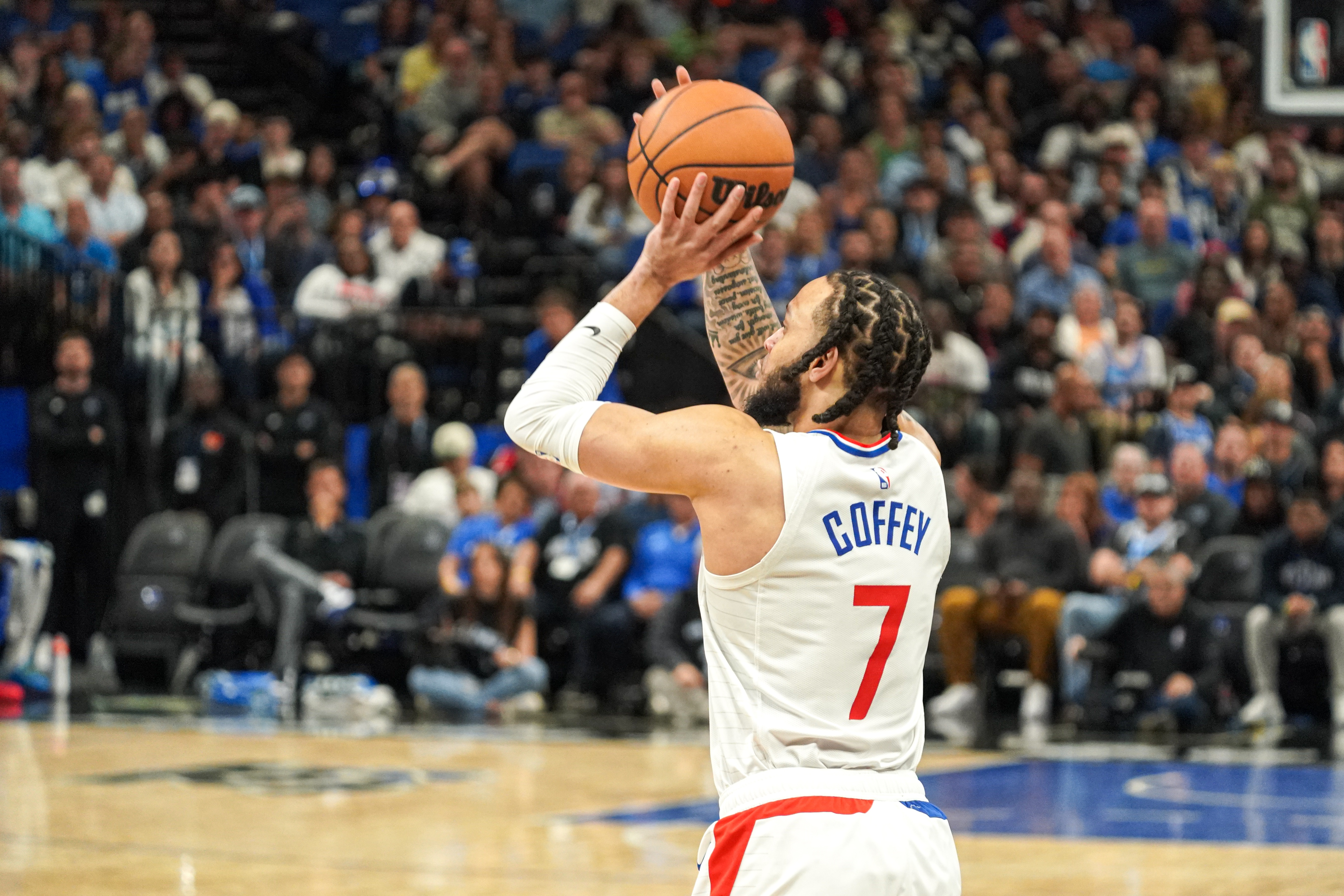 有機會但不多！科菲此前DNP本場第10人出戰 打13分半鐘4中1得5分