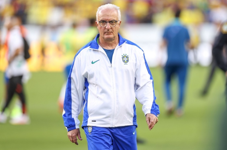 巴西隊史首次在世預賽遭雙殺，上次在非友誼賽丟4球還是1-7德國