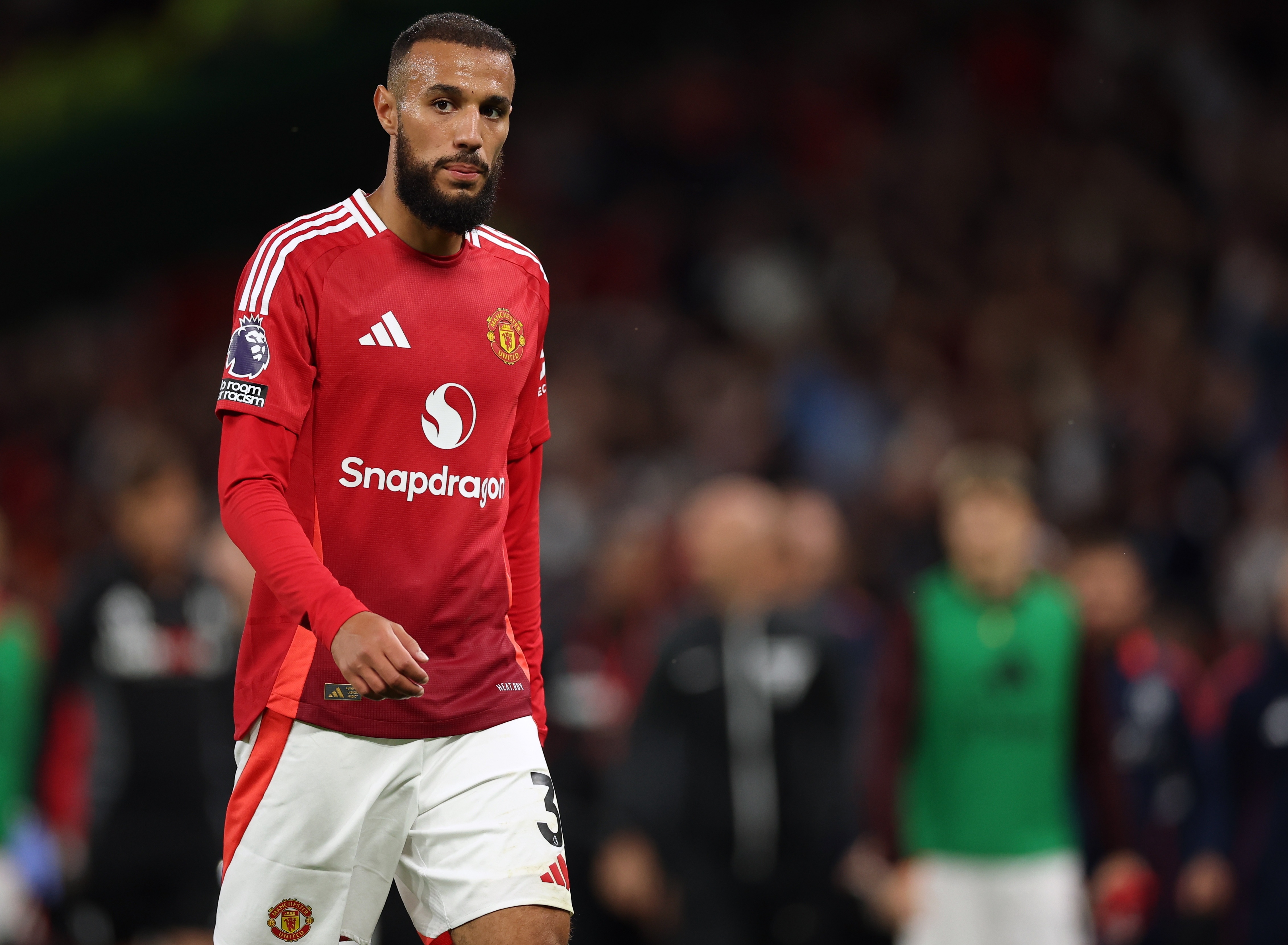 記者：馬茲拉維、林德洛夫、烏加特未參加曼聯今日訓練