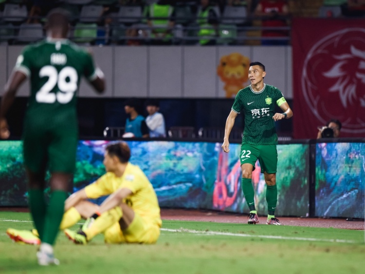 記者：明晚主場與蓉城比賽賽前，國安將為于大寶舉辦退役儀式