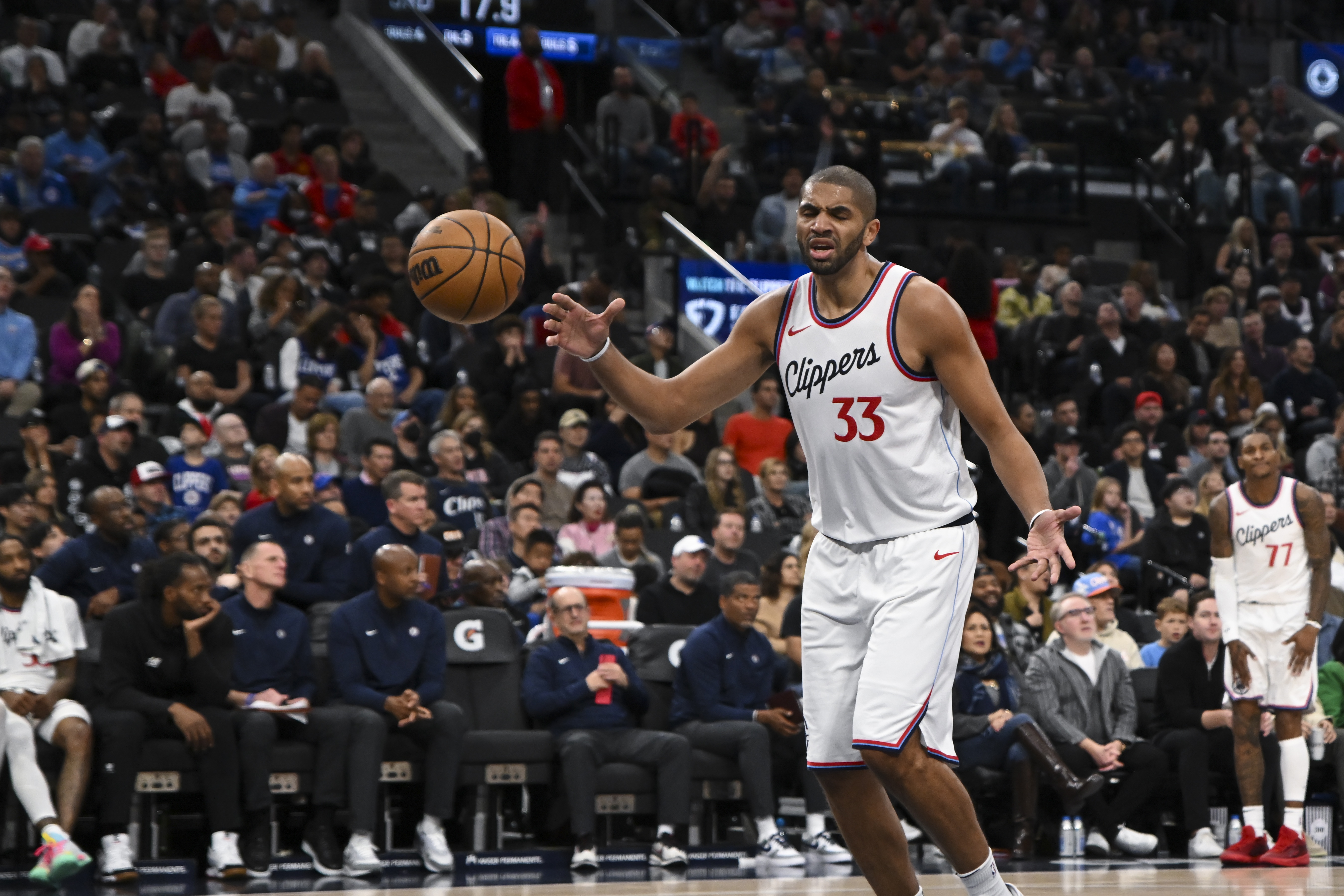 老當益壯！巴圖姆三分2中2得到6分1板2帽0失誤 正負值+18