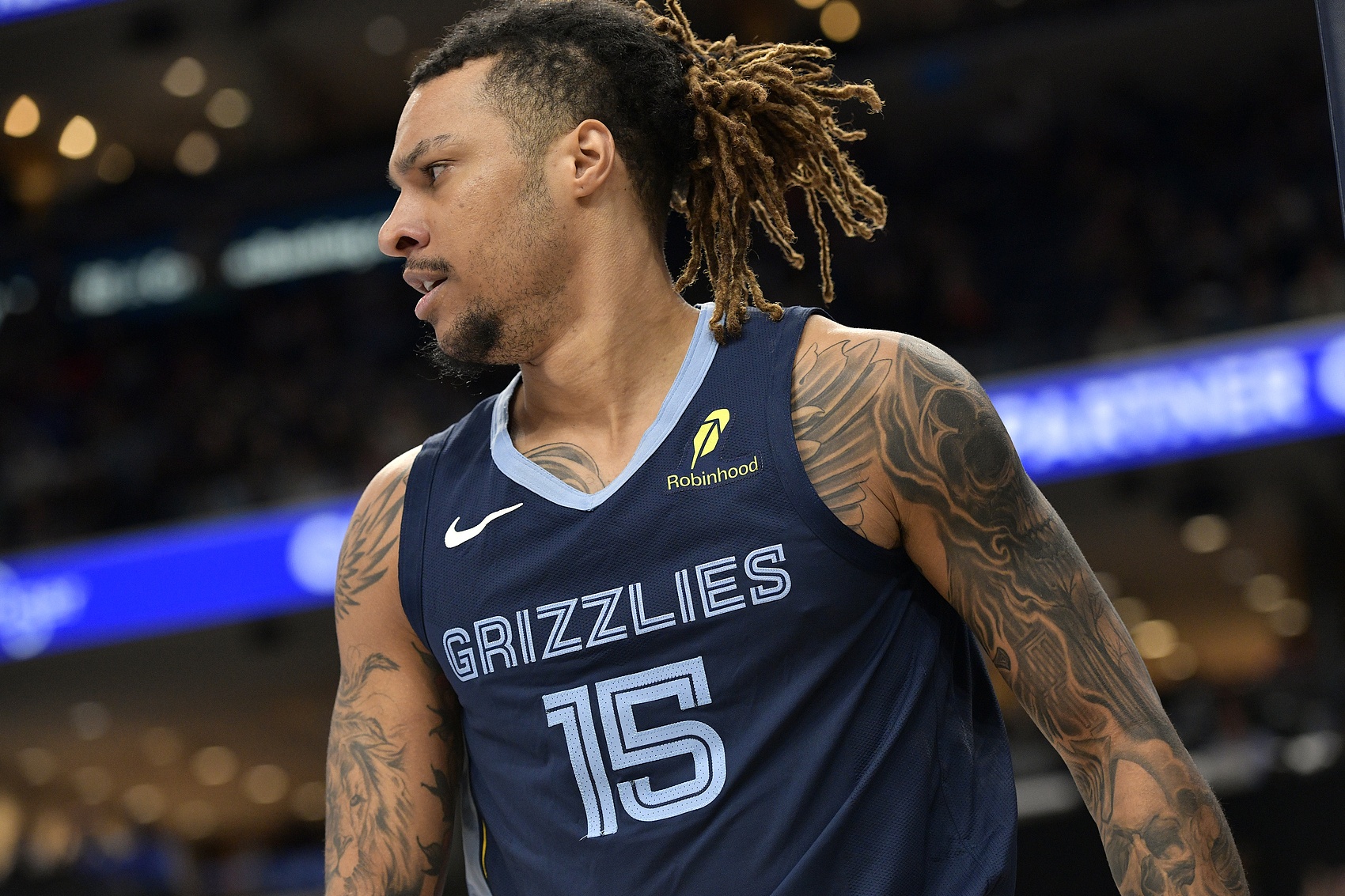 灰熊官方：克拉克采用非手術治療方案 預計下賽季開始前完全康復