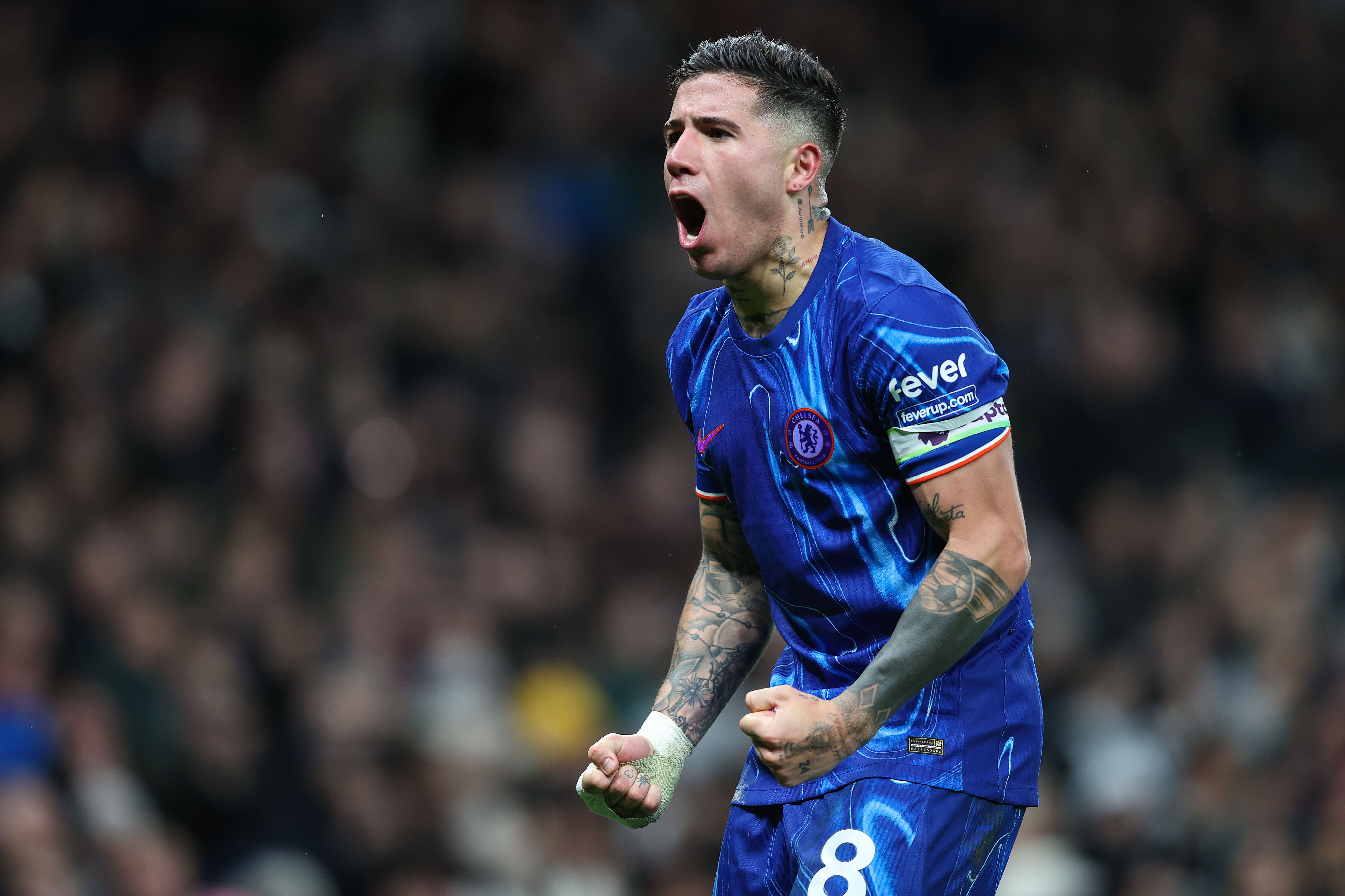 記者：國家隊比賽日期間曾有球員試圖說服恩佐加盟馬競，遭到拒絕