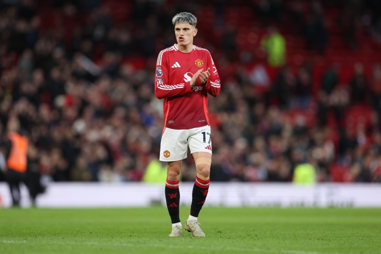 DO：曼聯(lián)不想積極推動加納喬、梅努離隊，但若報價合適或接受