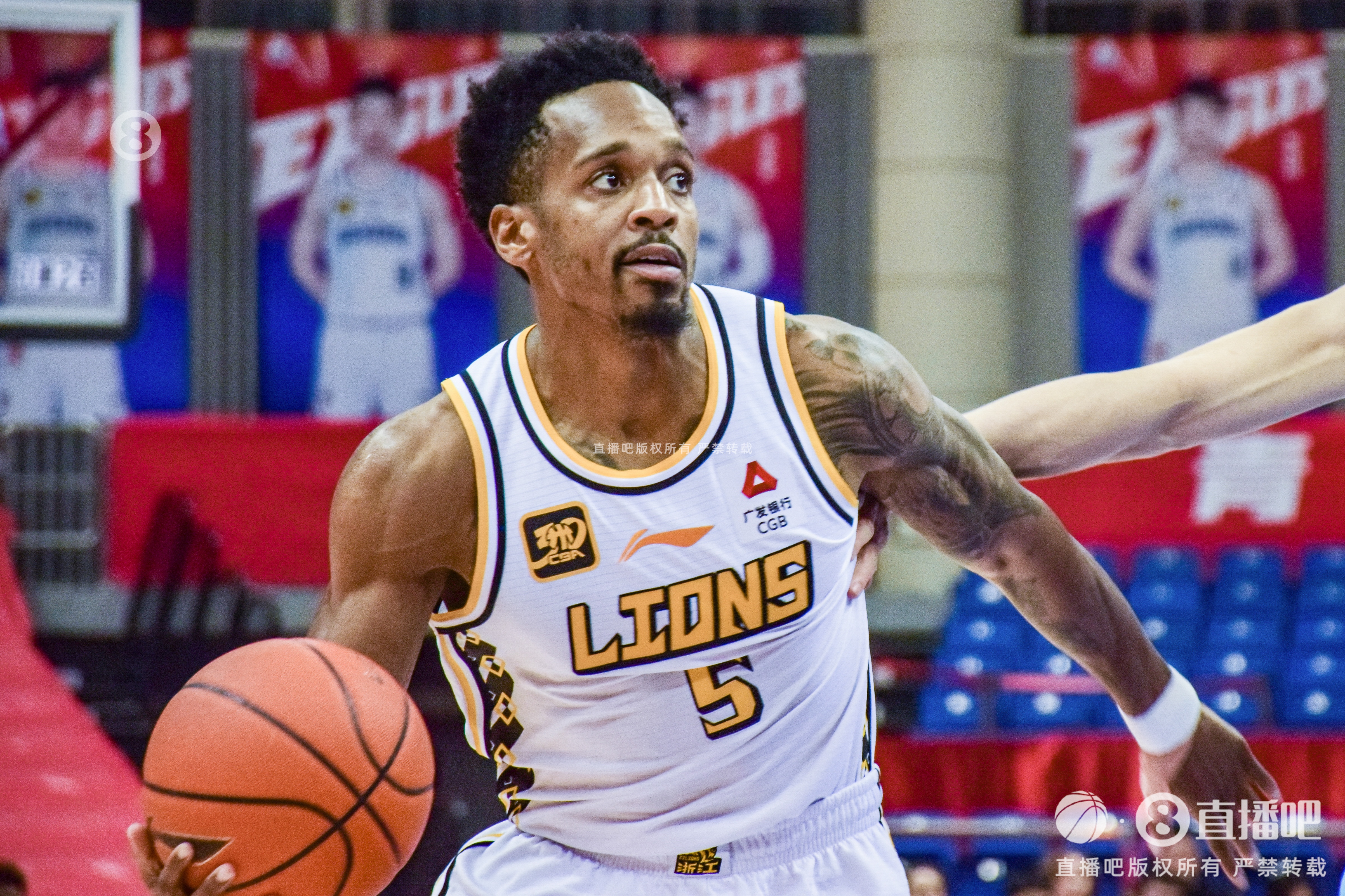 CBA官網(wǎng)：廣廈取消肯尼-伯頓注冊(cè) 重新注冊(cè)巴里-布朗