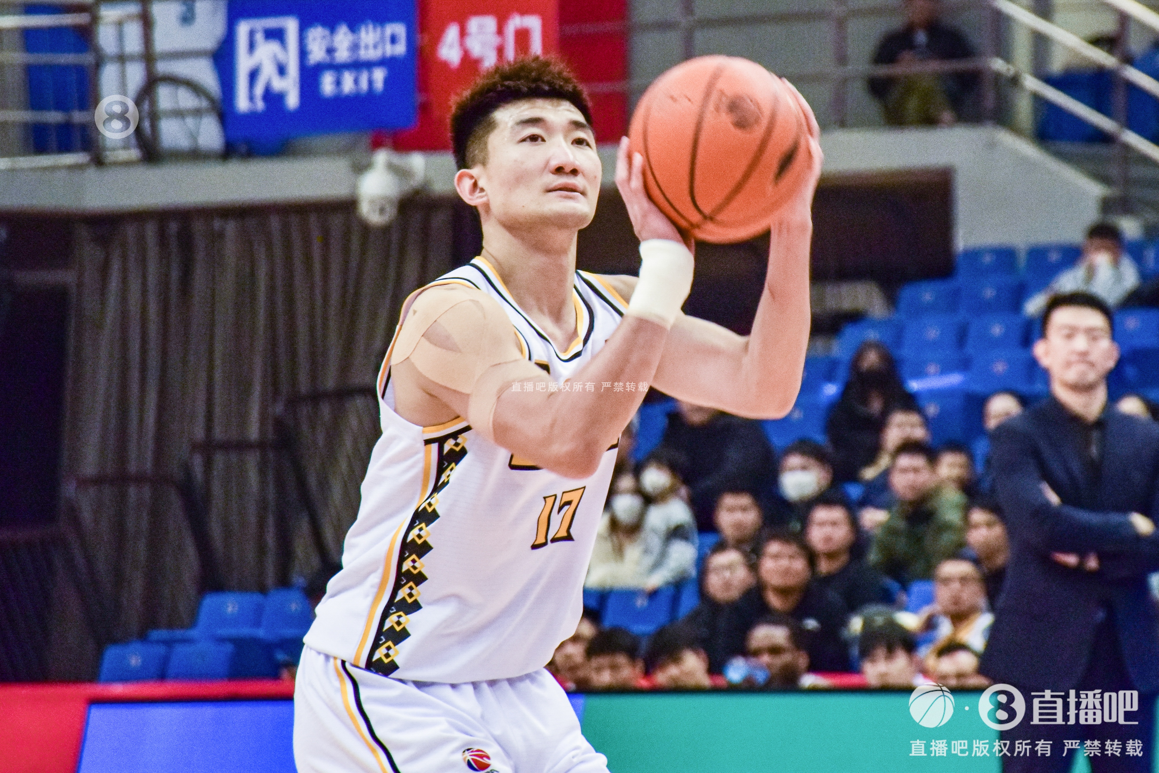 早日康復！探長：孫銘徽已經脫掉保護靴 可以正常走路