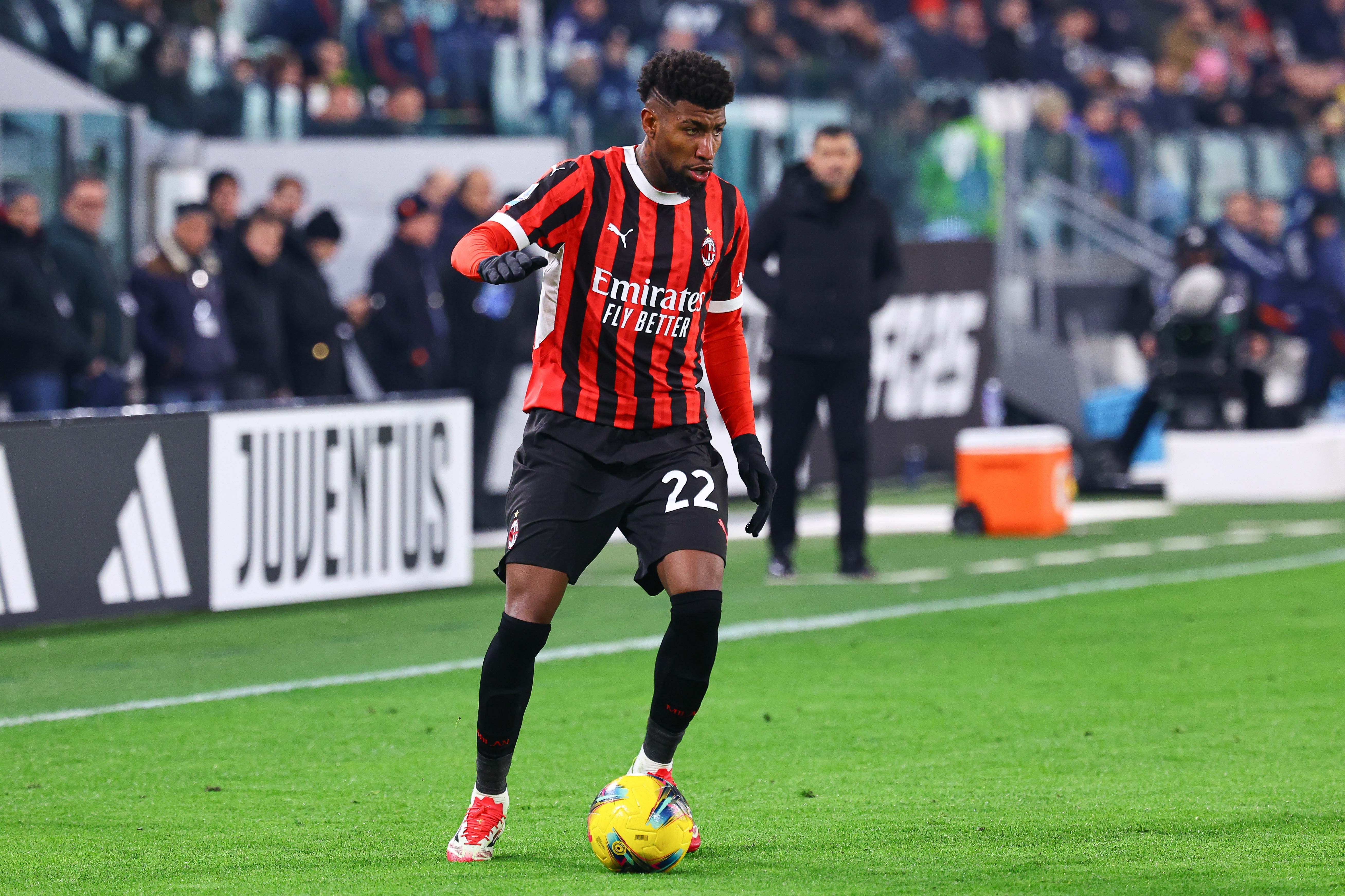 意媒：埃默森康復(fù)進(jìn)展極為順利 已開(kāi)始在沙地上進(jìn)行跑步訓(xùn)練