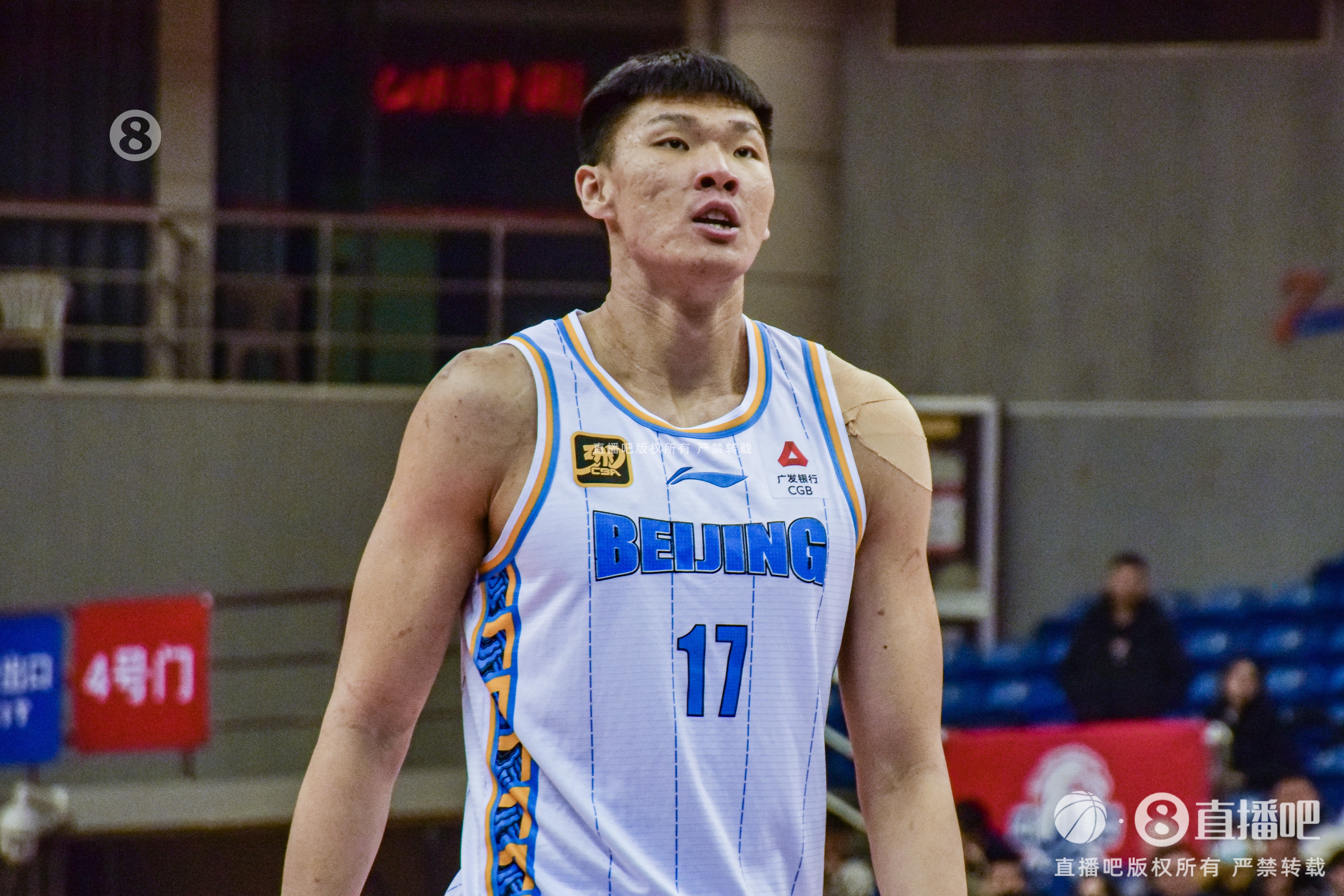 狀態(tài)出色！范子銘首節(jié)出戰(zhàn)10分鐘 4投全中貢獻(xiàn)9分5板2助