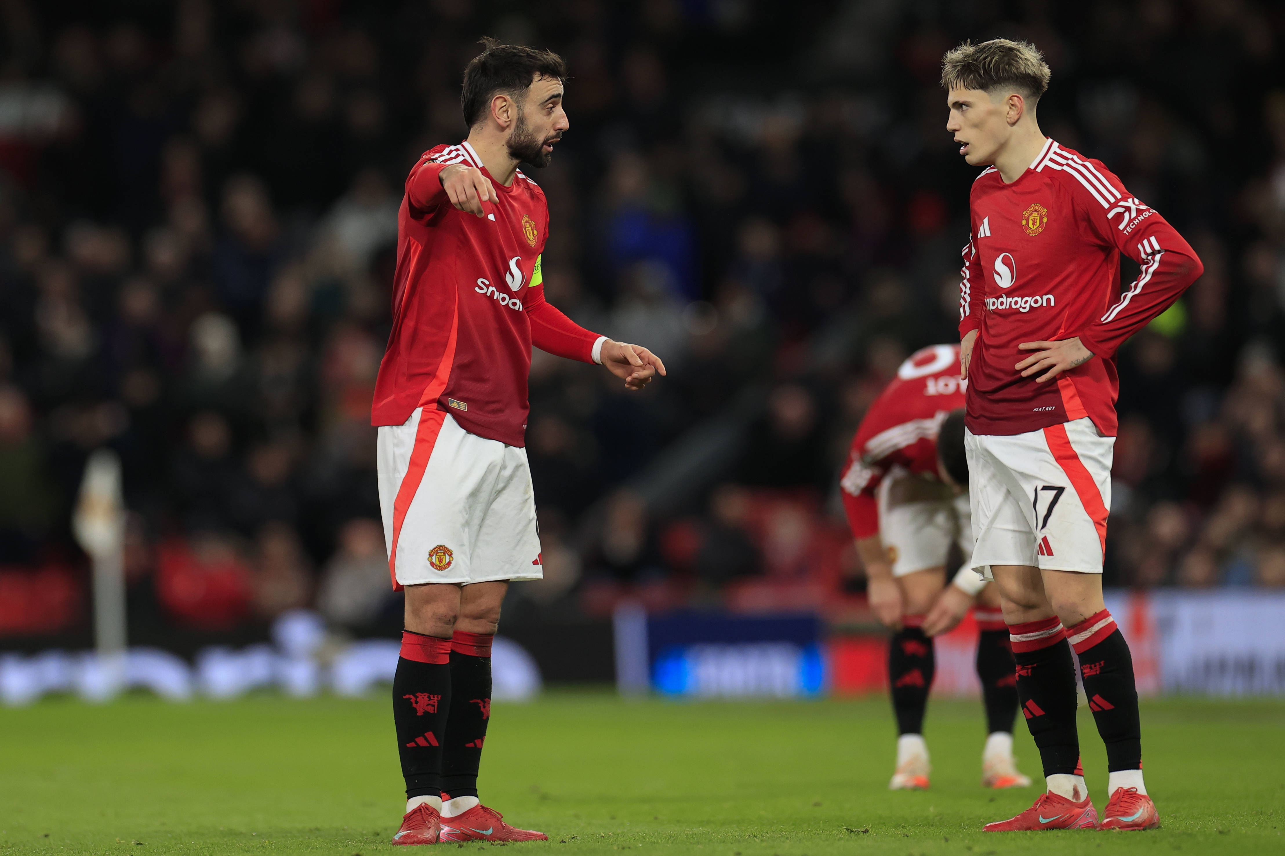 英媒：為了留下B費，阿莫林愿意將梅努和加納喬出售