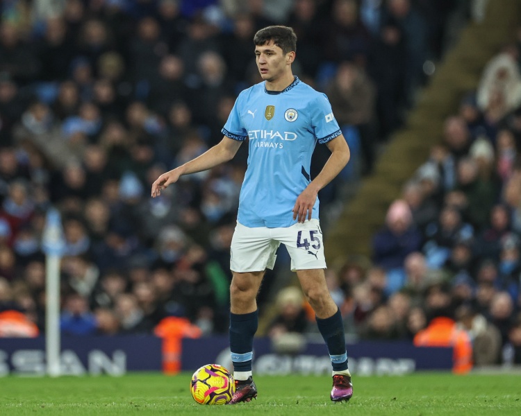 阿斯：胡薩諾夫回國受到了人們的歡迎，他已經成為國家的足球偶像