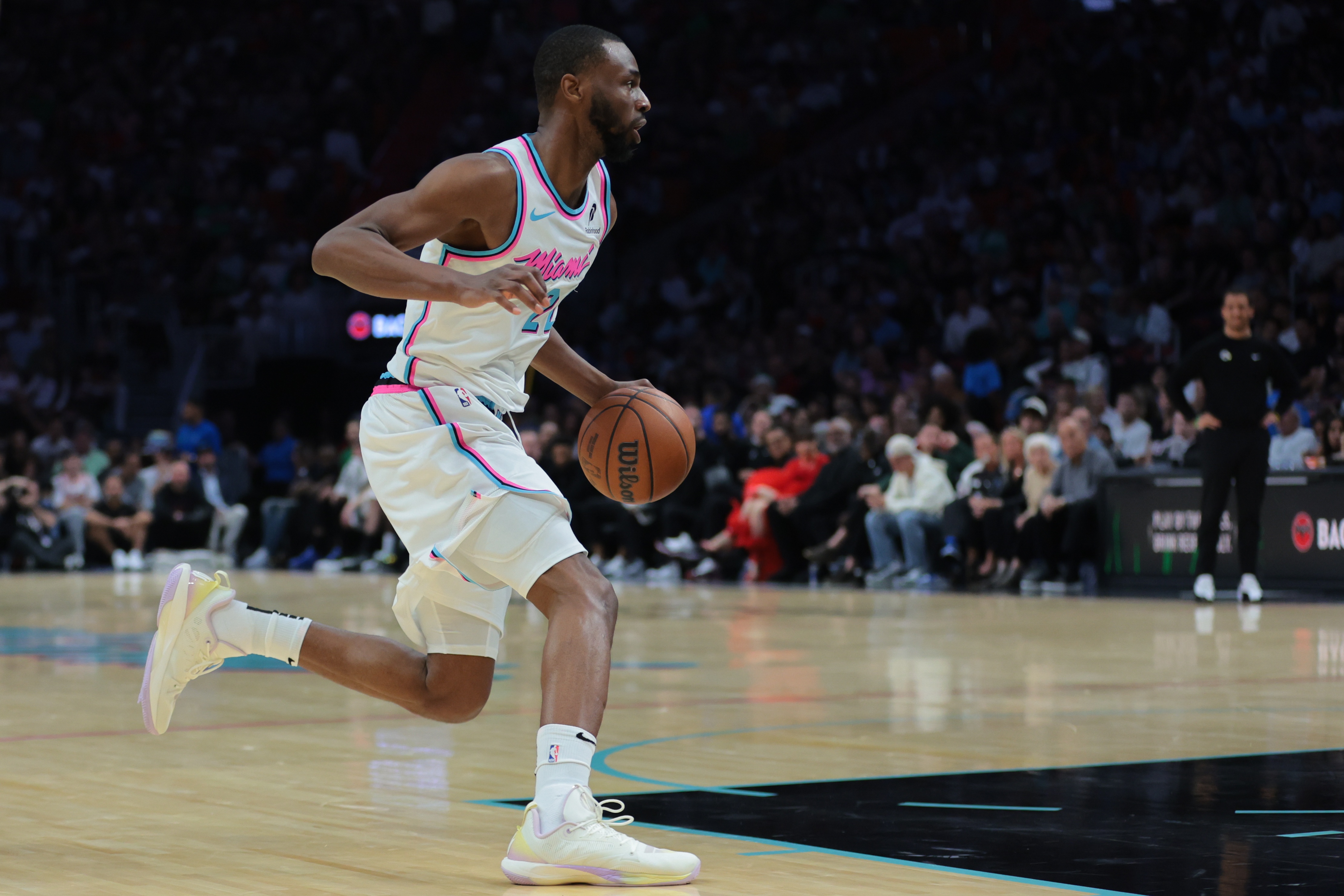 關鍵中投收比賽！維金斯15中6&三分6中2拿到16分5板3助