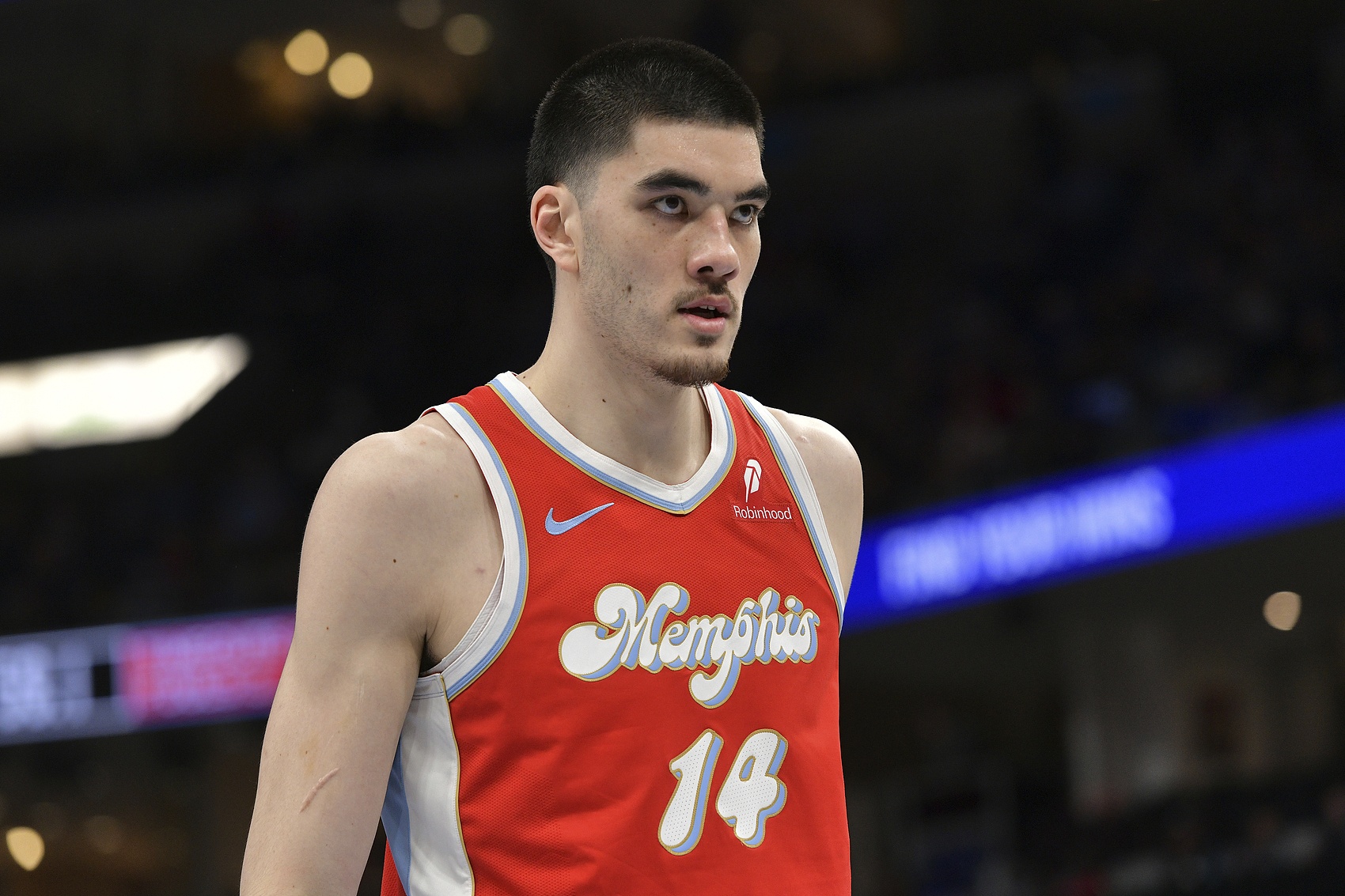 埃迪：沒打籃球時就被和姚明比較 在休斯敦甚至被認成姚明