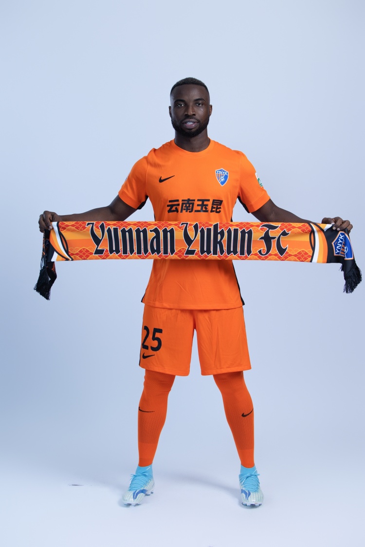 未能完成歸化！奧斯卡以外援身份上演玉昆首秀，頂替新援科斯塔