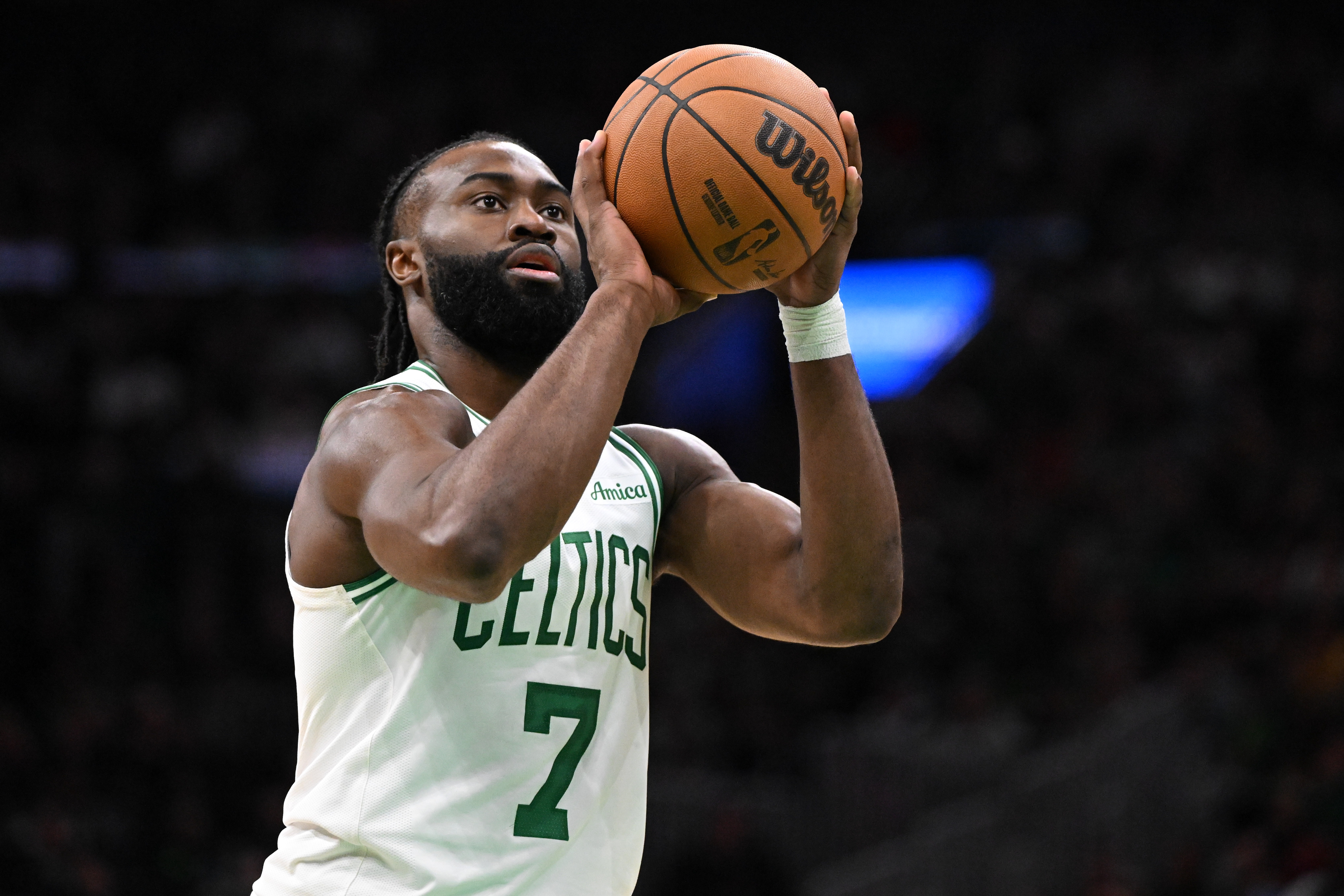 狀態出色！杰倫-布朗三節15中7拿下24分3板5助 正負值+24