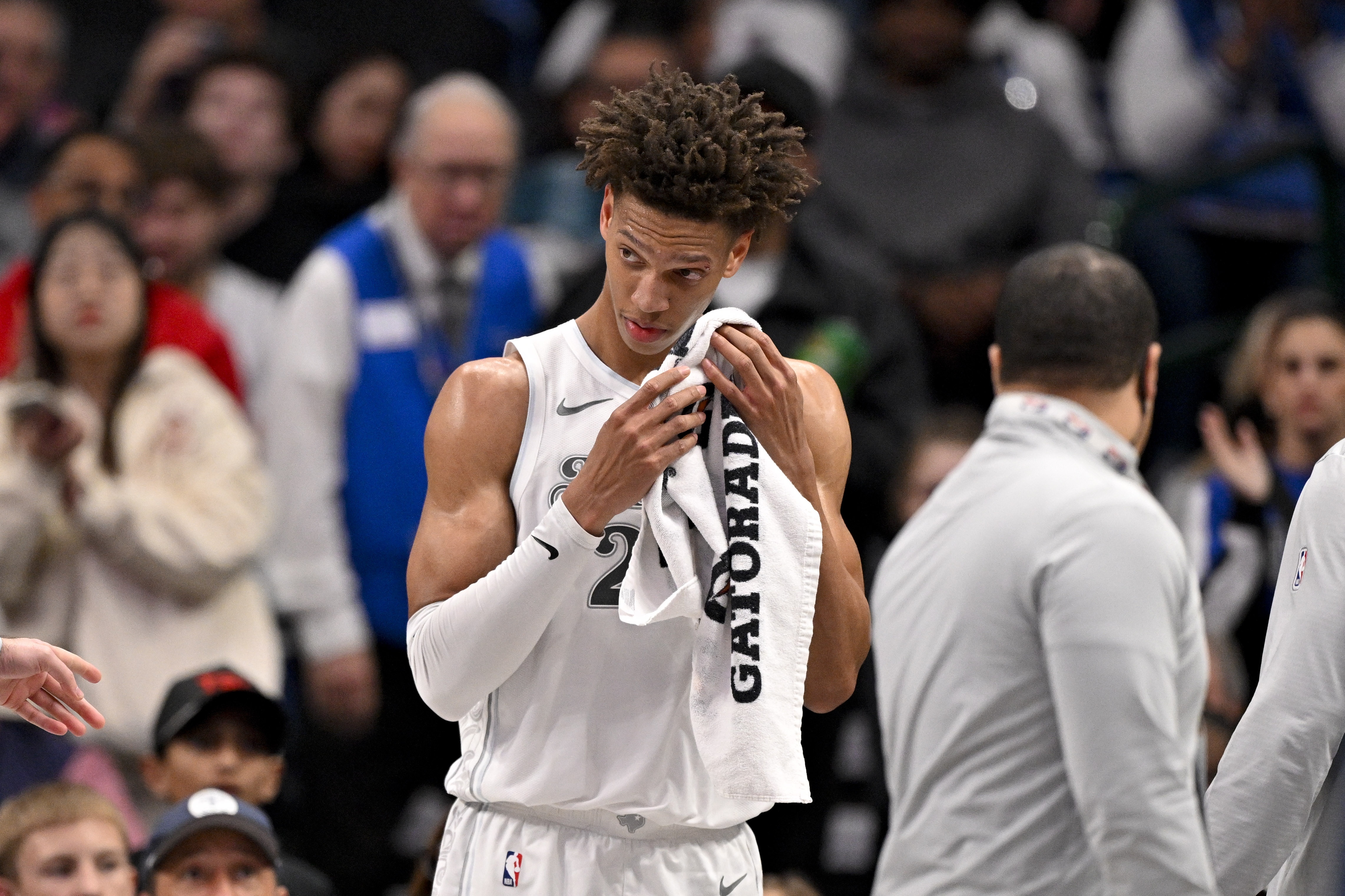 額度用完！獨行俠雙向合同球員愛德華茲轉(zhuǎn)正前無法再出戰(zhàn)比賽