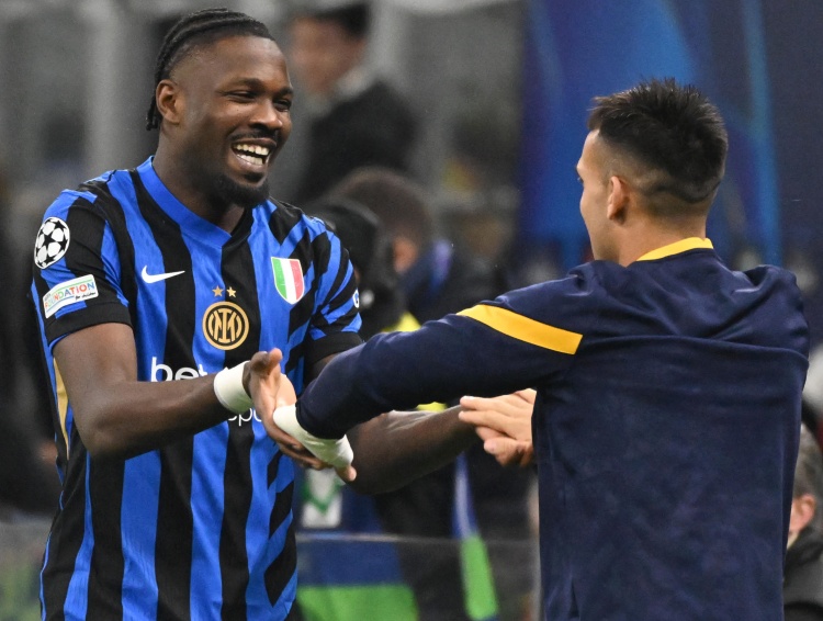 小圖拉姆：夢想走進(jìn)球場有上帝視角感知比賽，我覺得這可能實(shí)現(xiàn)