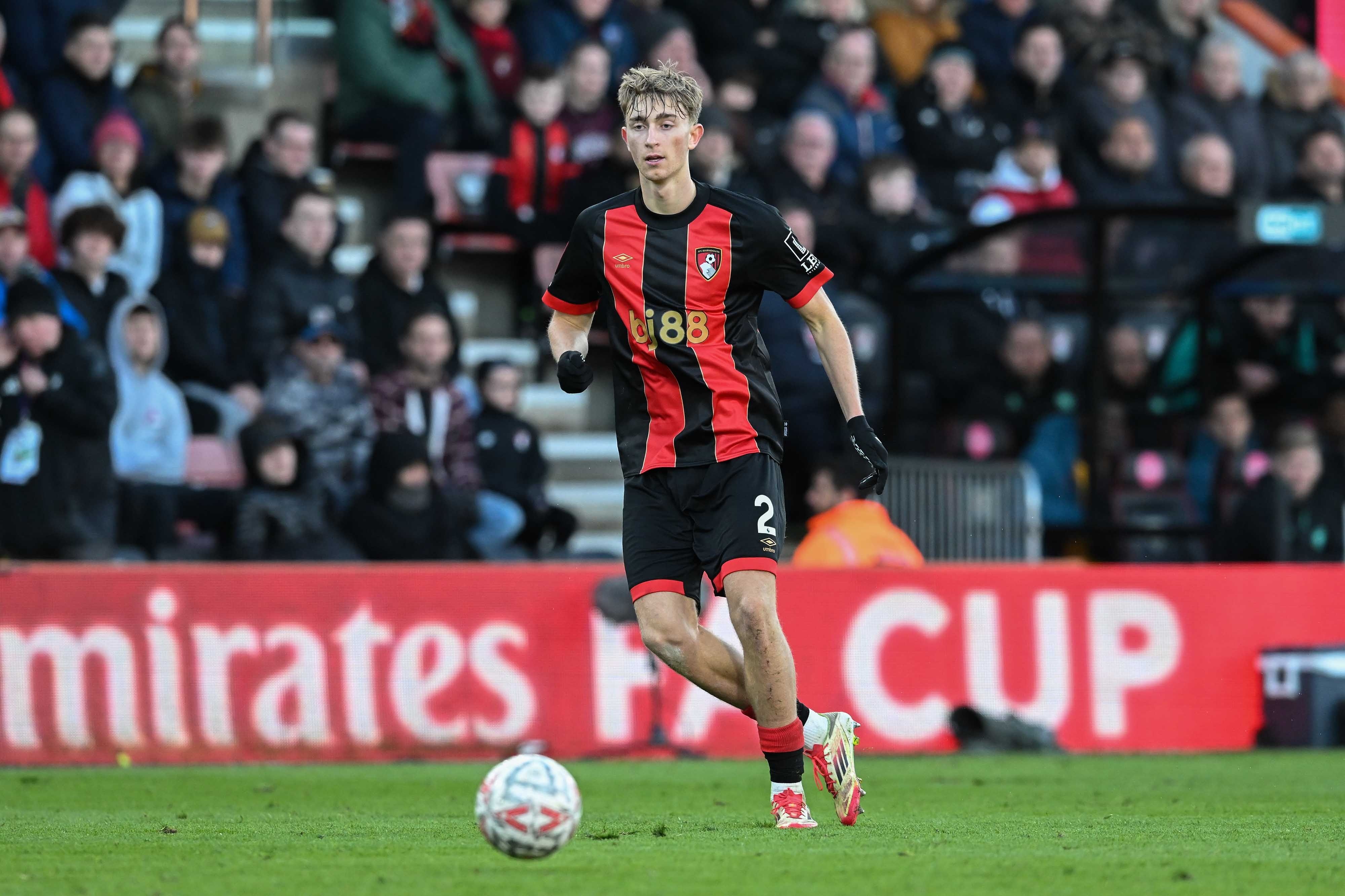 懷森：薩拉赫是生涯中遇到的最難對付的球員，他令人印象深刻