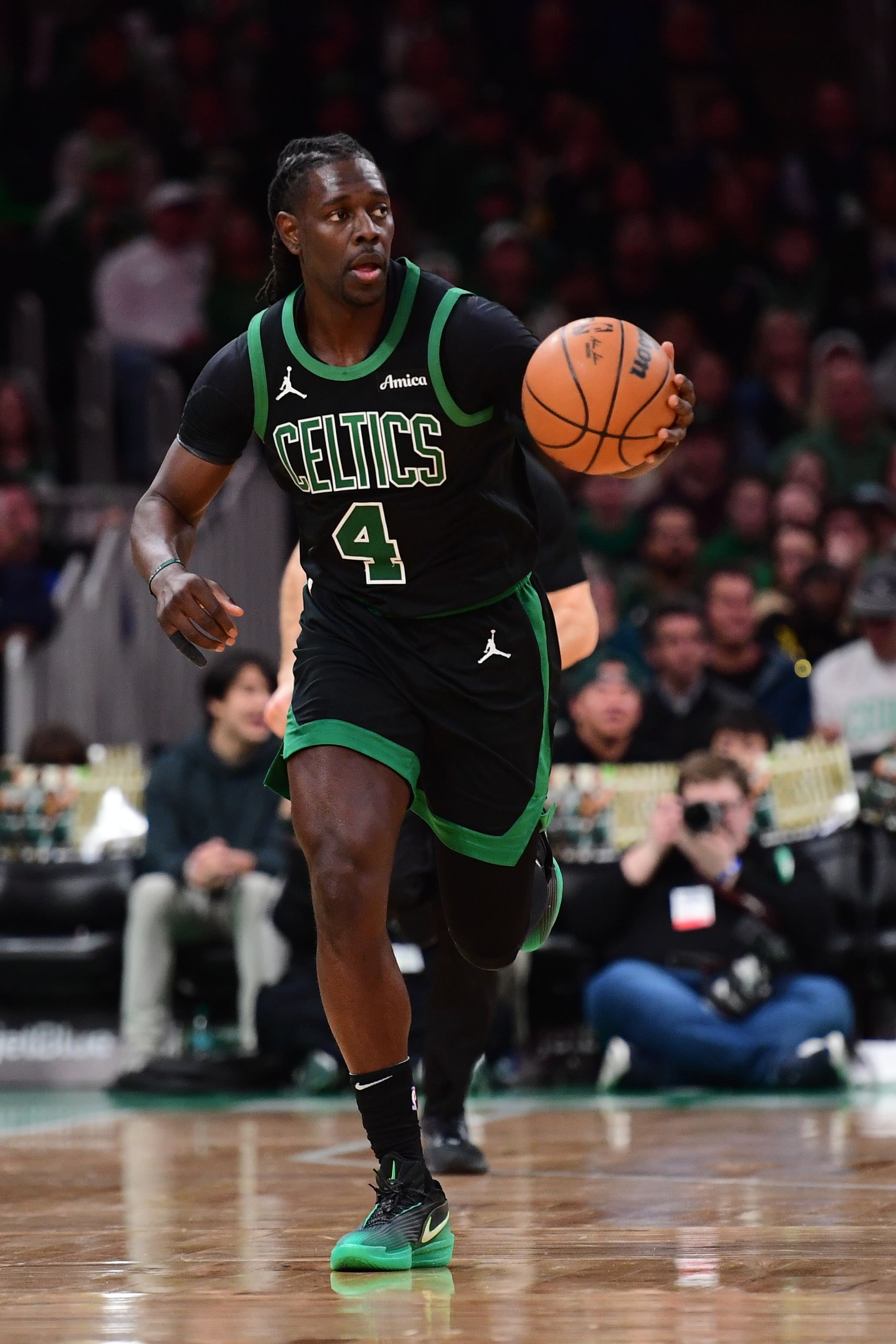 社會我朱哥！霍勒迪10中6得16分2板3助1斷 正負值+28