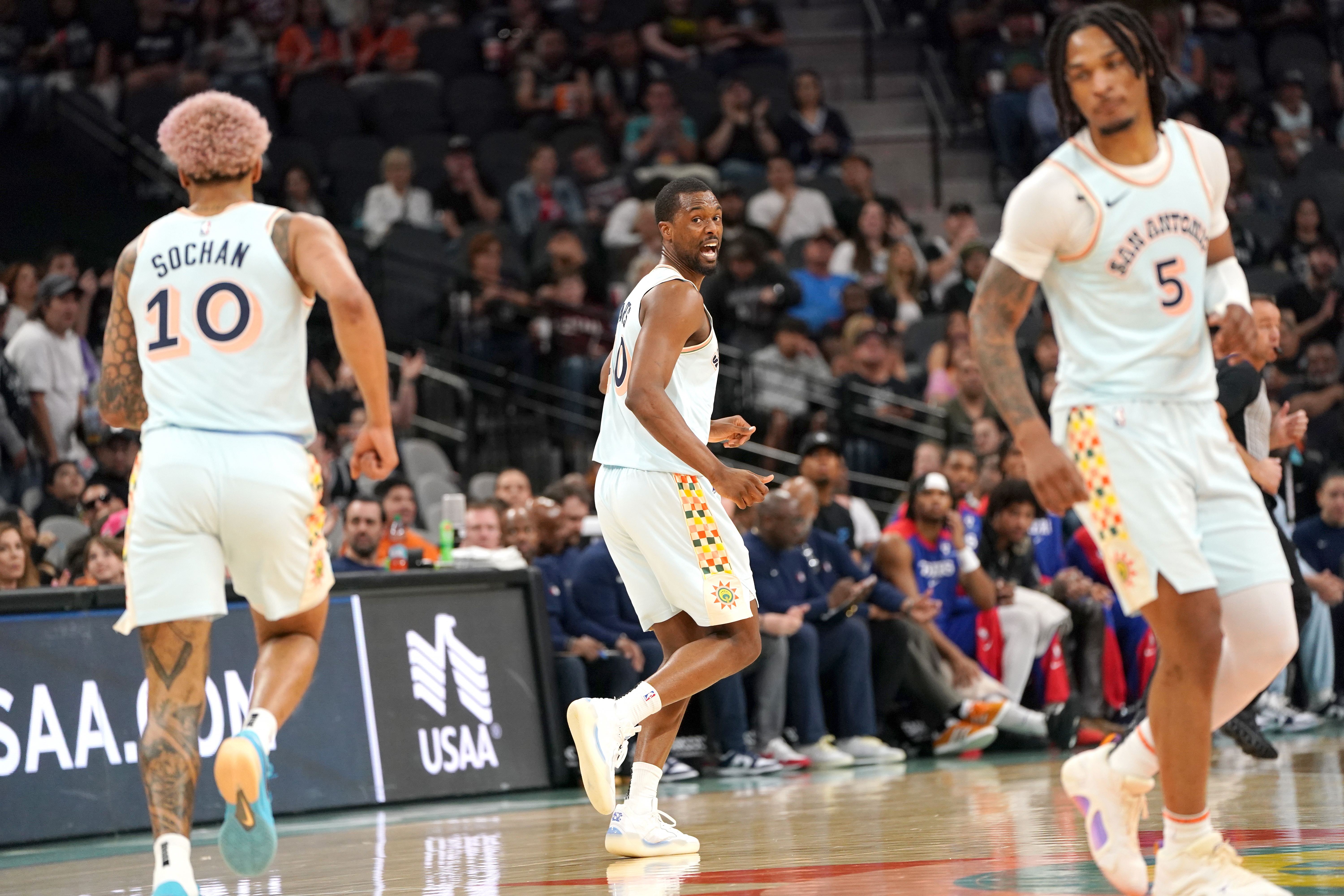 卡斯爾：我們隊內相互信任 沒有人在乎誰得分