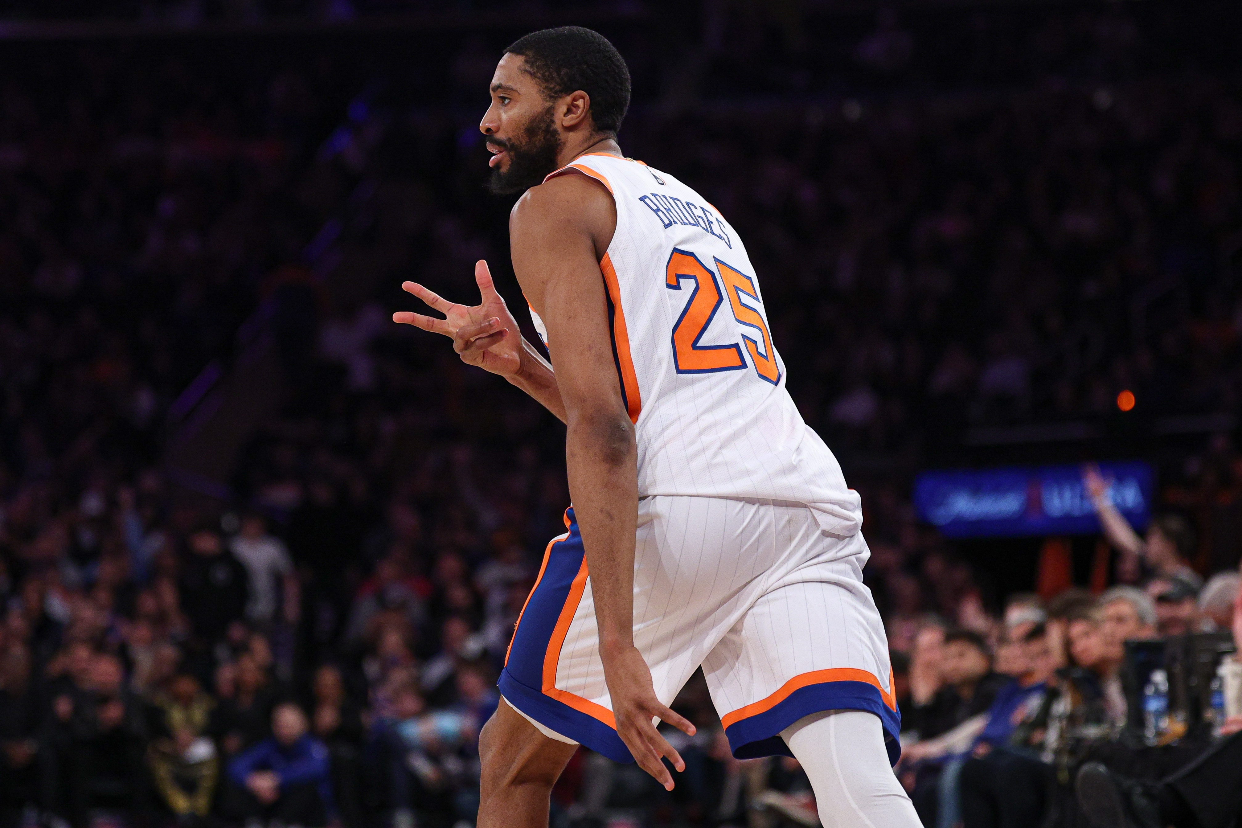 布里奇斯談進(jìn)攻端表現(xiàn)：相信我的努力與隊(duì)友 一切都?xì)w功于他們