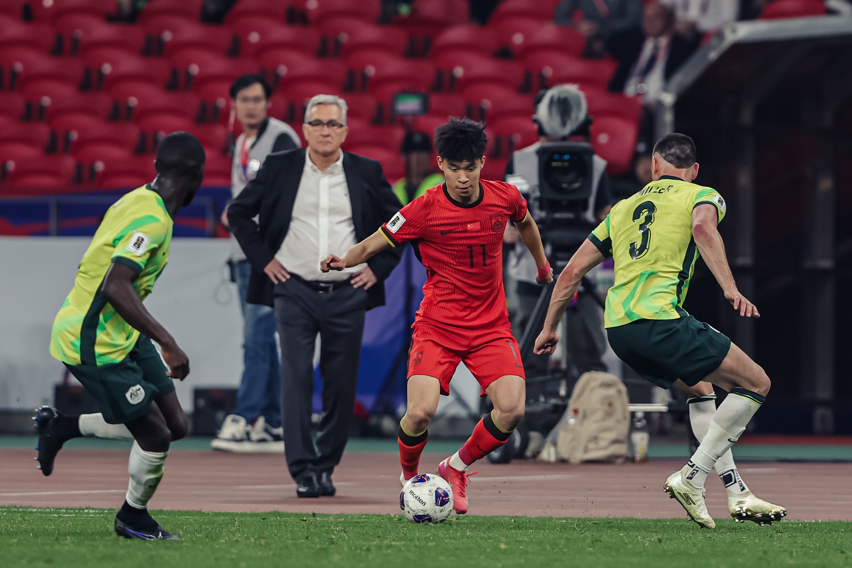 足球報：國足五年內實力難迅速提升，年輕球員短期內爆發不現實