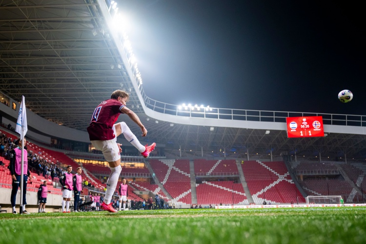 挪威大腦！斜塞、角球、直塞樣樣精通！厄德高上演助攻帽子戲法