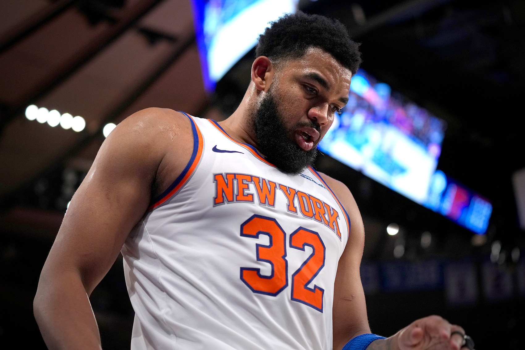 效率低下！唐斯全場13投4中 得到10分11板2助1斷2帽