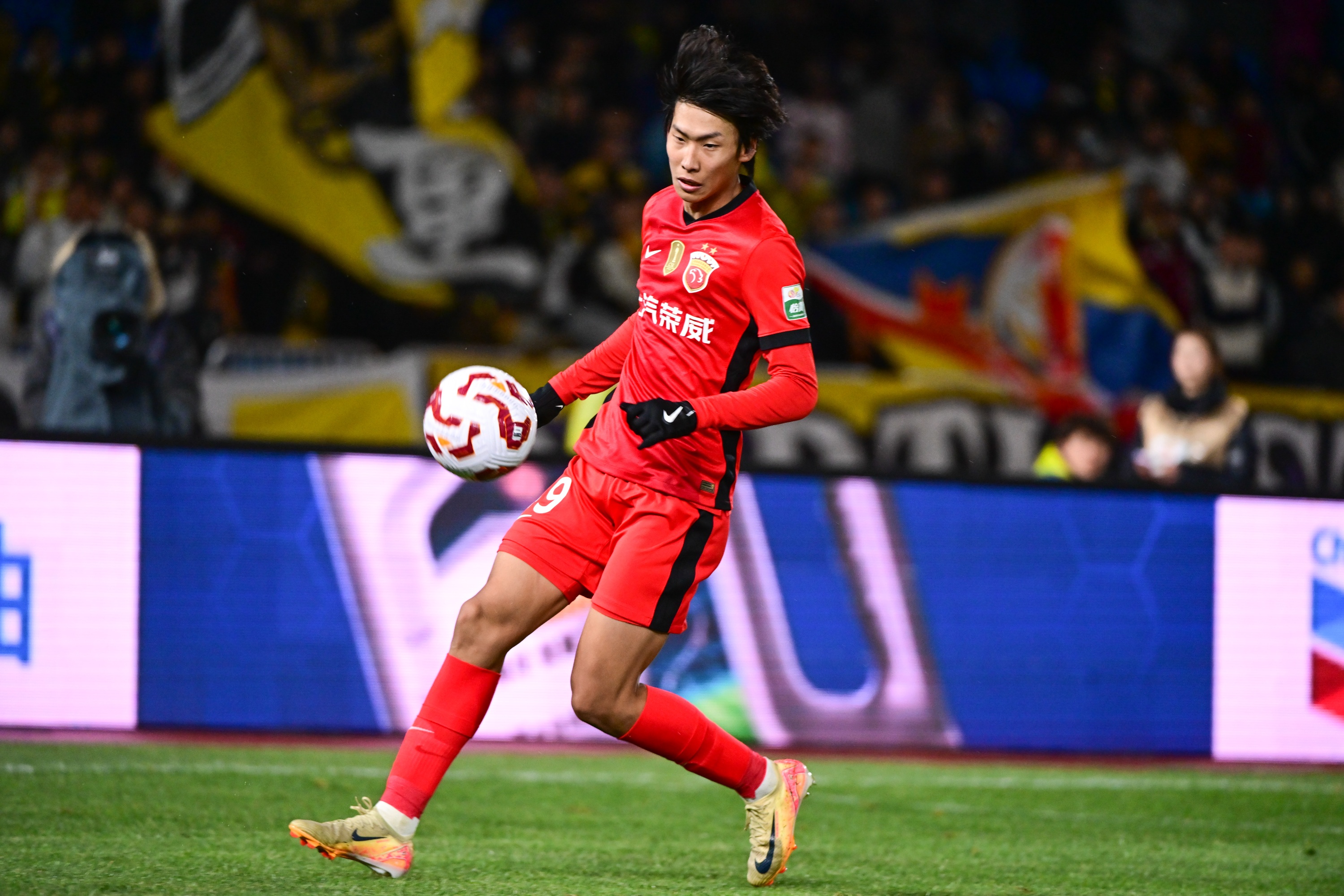 李新翔是有紀錄以來單場中超進球+助攻最年輕的球員