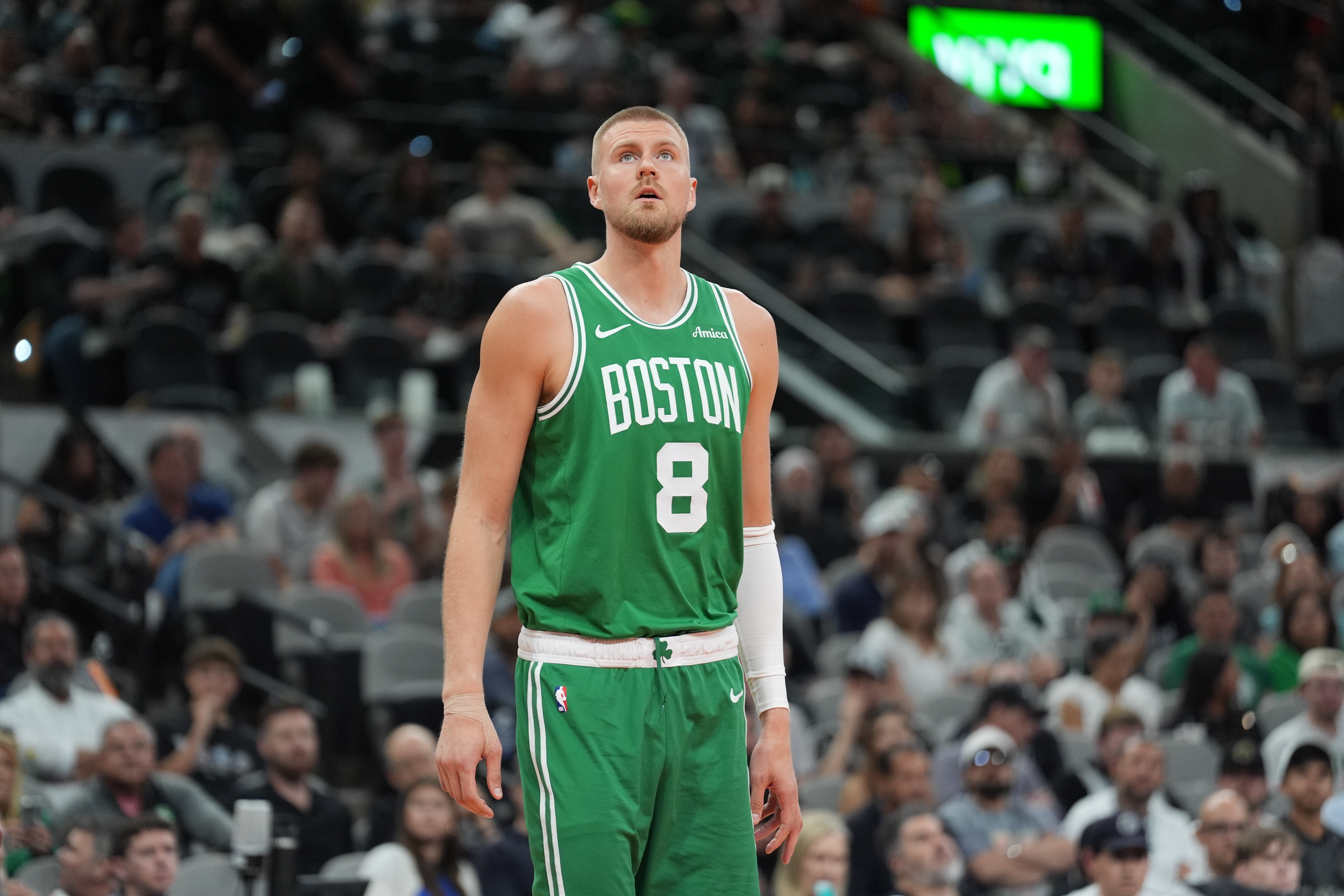 今天是波神！波爾津吉斯上半場9中6砍16分5板4助 三分4中3