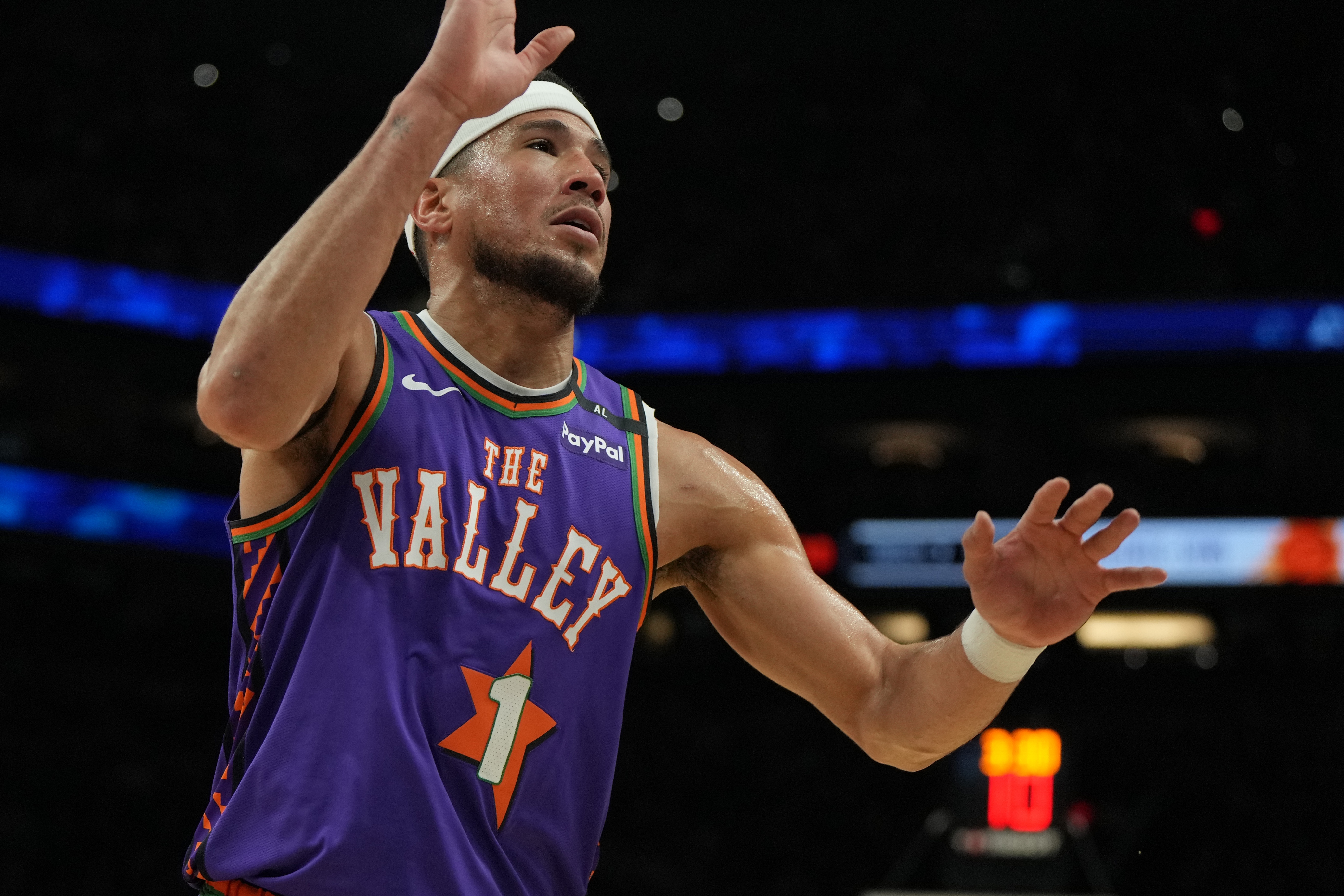 布克：這場失利很糟糕 我們必須拋諸腦后 爭取下一場贏球